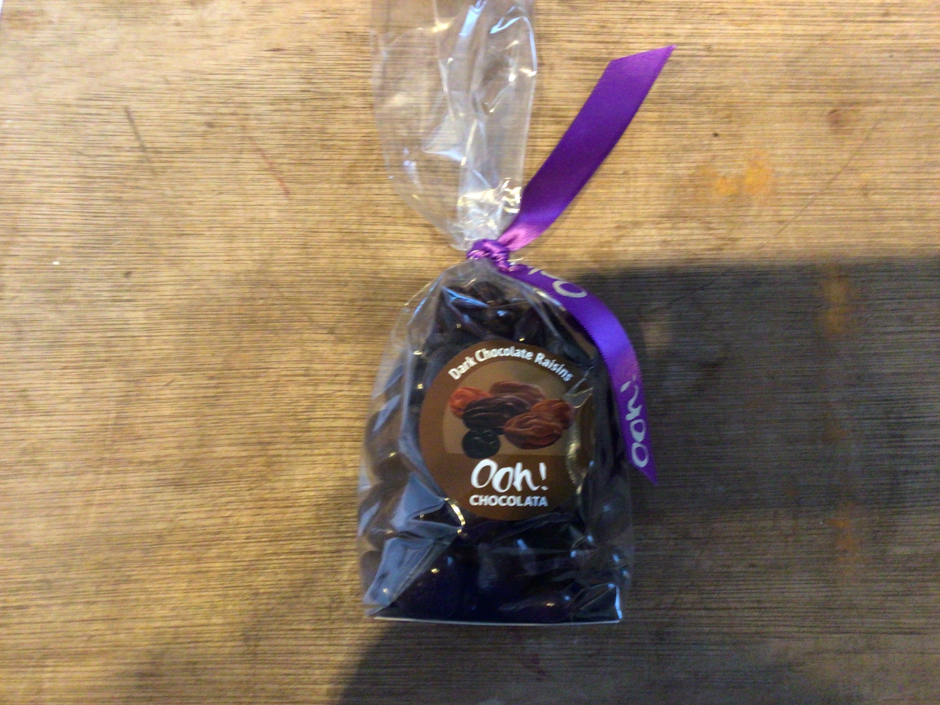 Dark chocolate raisins